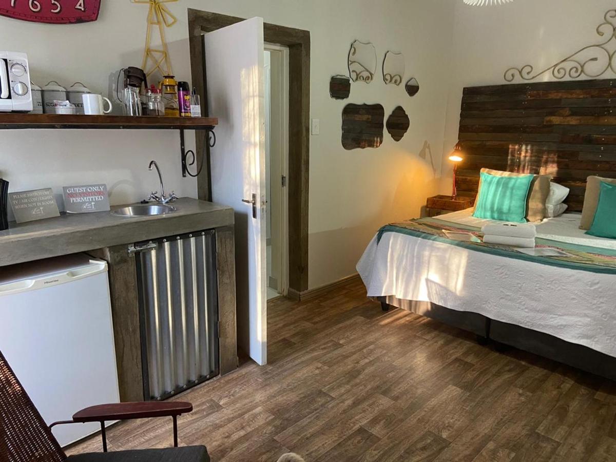 Cape Karoo Guesthouse Beaufort West Ngoại thất bức ảnh