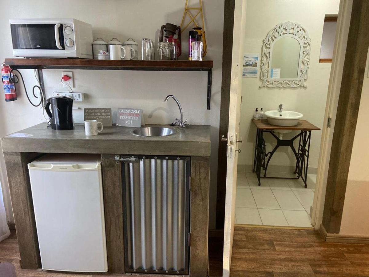 Cape Karoo Guesthouse Beaufort West Ngoại thất bức ảnh