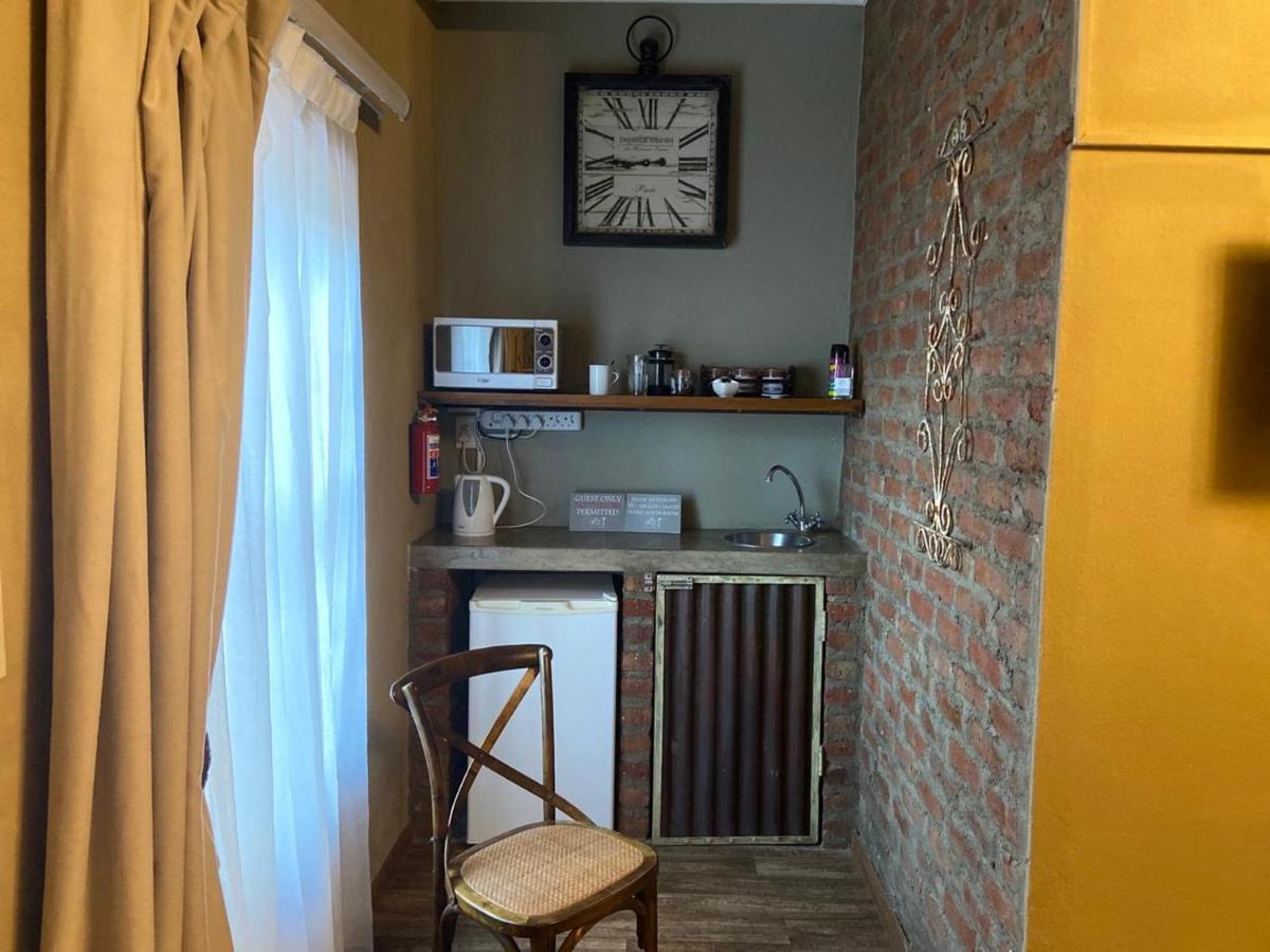 Cape Karoo Guesthouse Beaufort West Ngoại thất bức ảnh