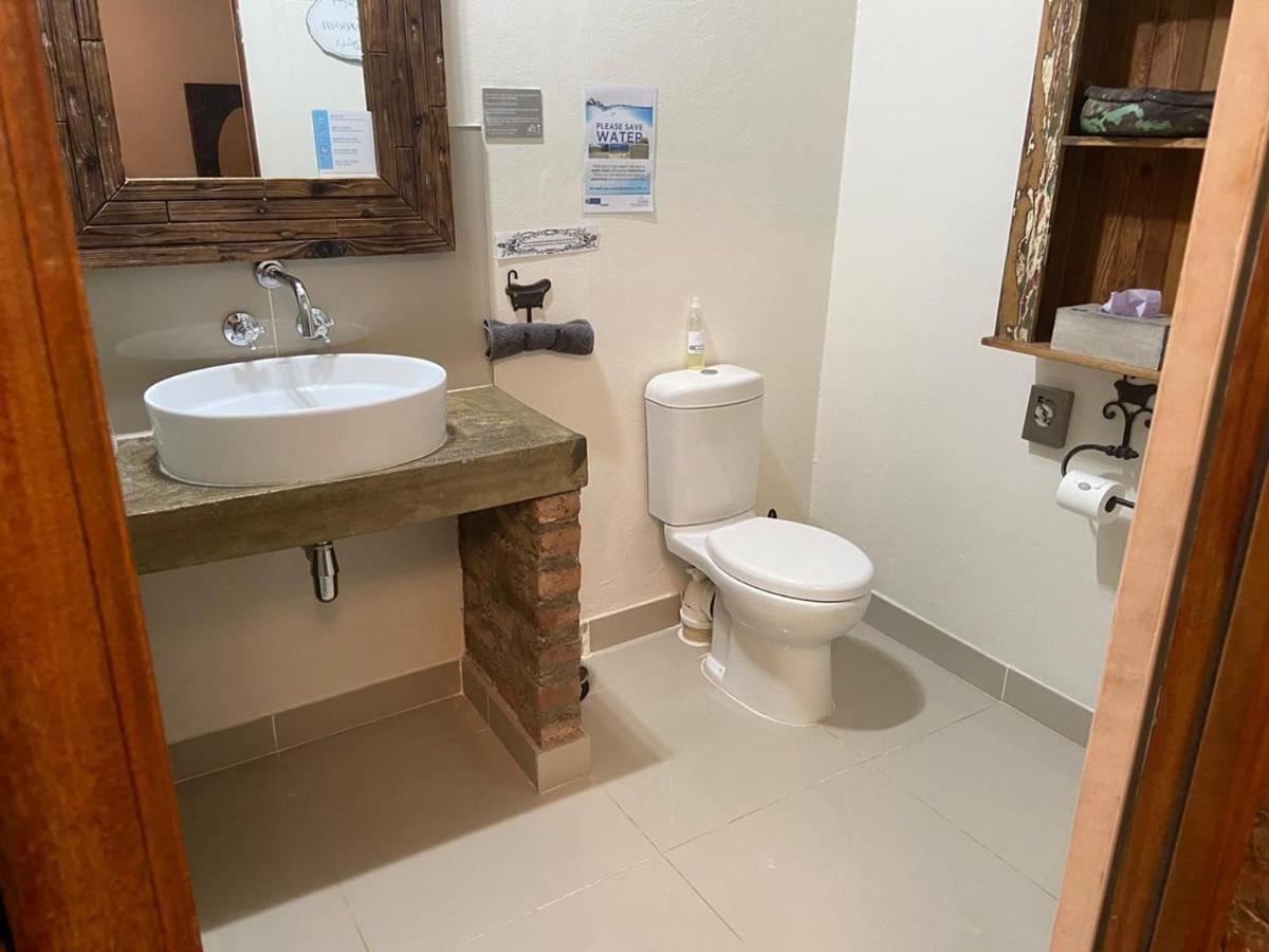 Cape Karoo Guesthouse Beaufort West Ngoại thất bức ảnh
