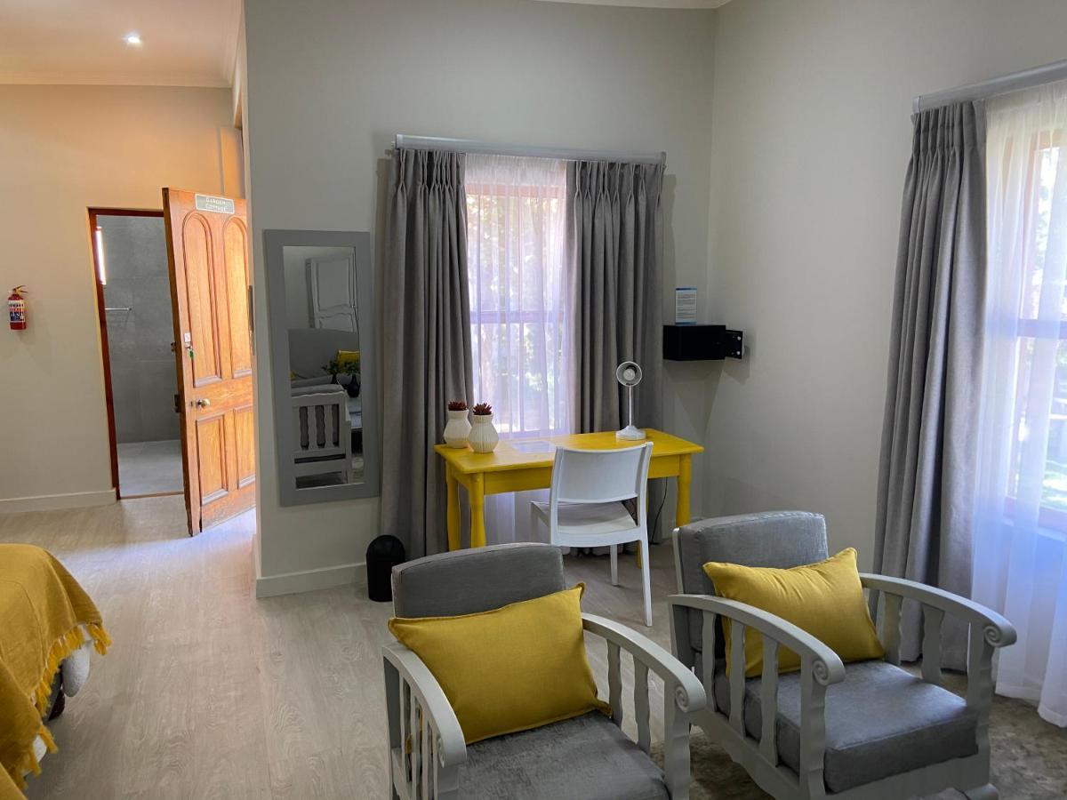 Cape Karoo Guesthouse Beaufort West Ngoại thất bức ảnh