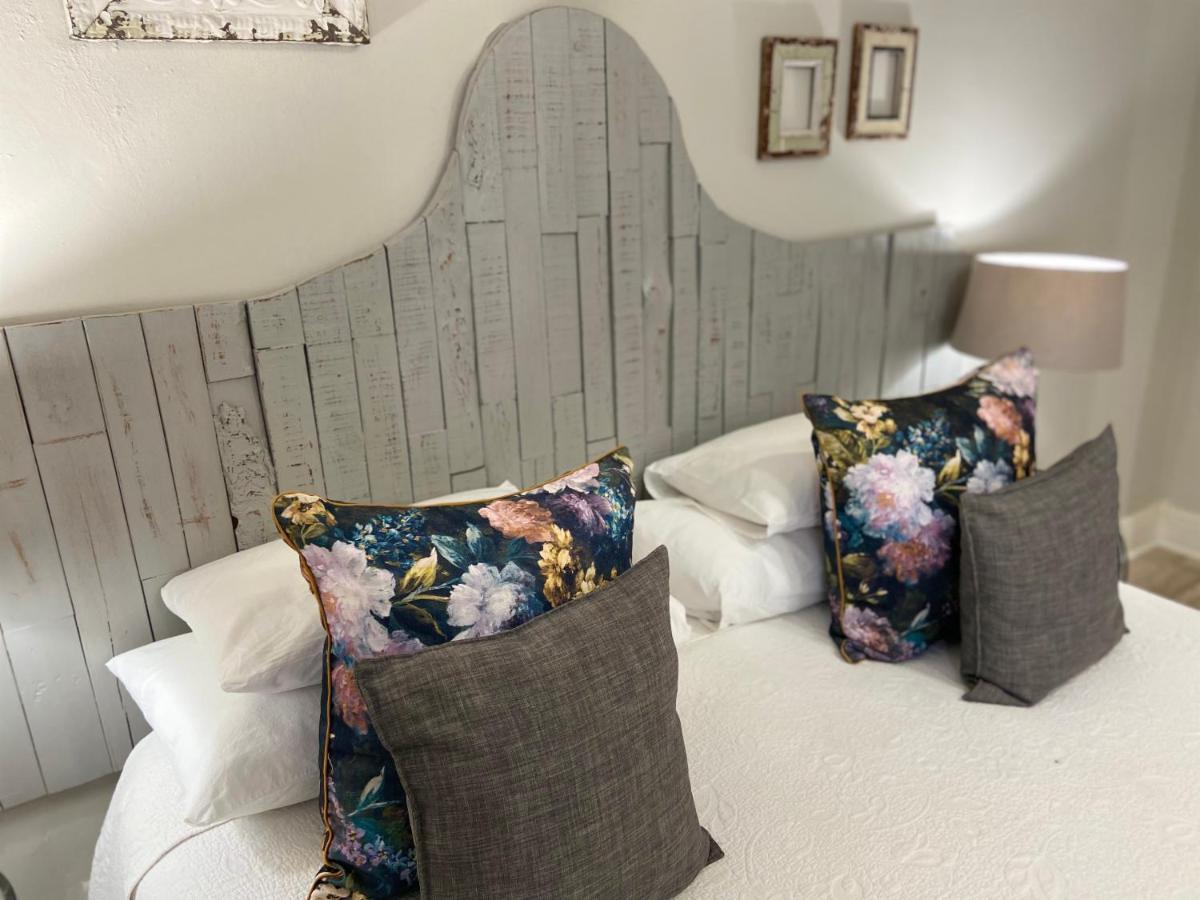 Cape Karoo Guesthouse Beaufort West Ngoại thất bức ảnh