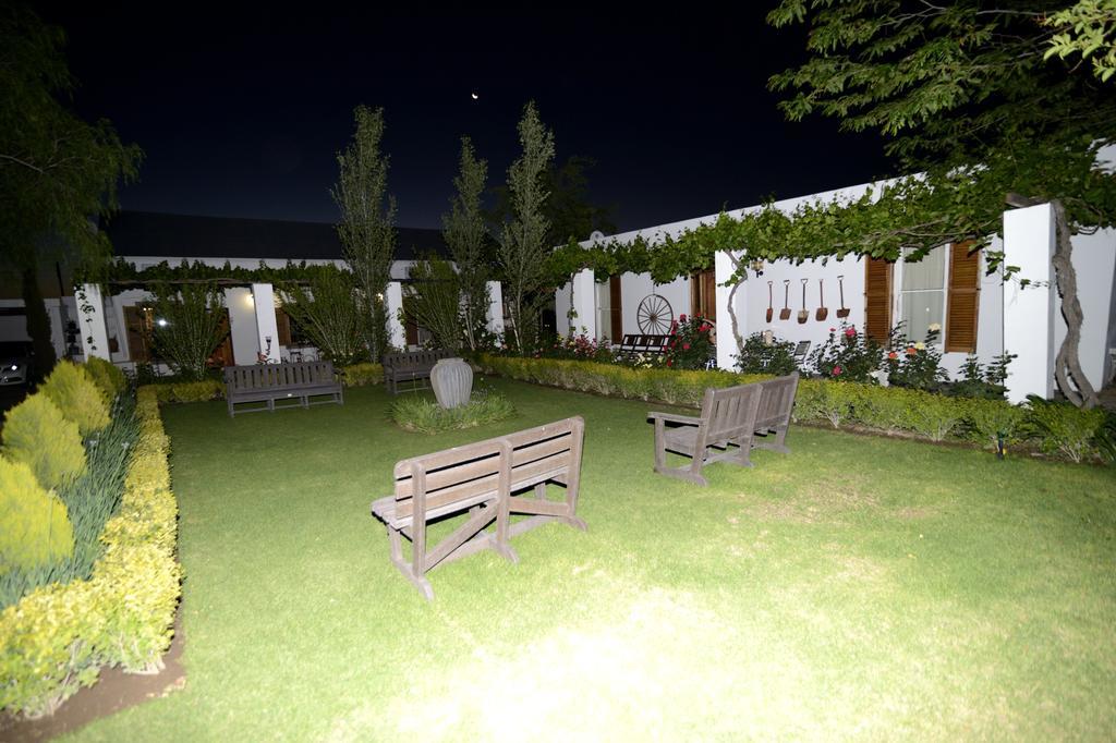 Cape Karoo Guesthouse Beaufort West Ngoại thất bức ảnh