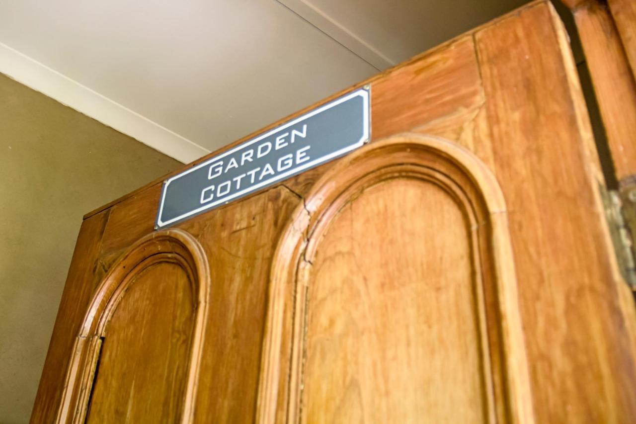 Cape Karoo Guesthouse Beaufort West Ngoại thất bức ảnh